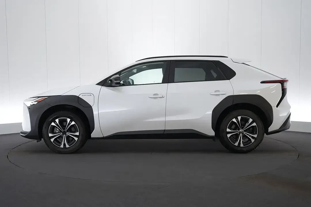 Toyota bZ4X - Thumbnail 11