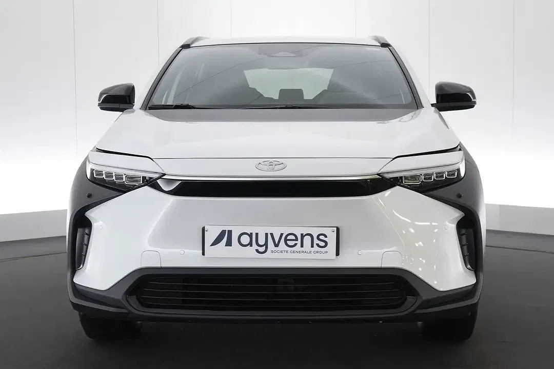 Toyota bZ4X - Thumbnail 2