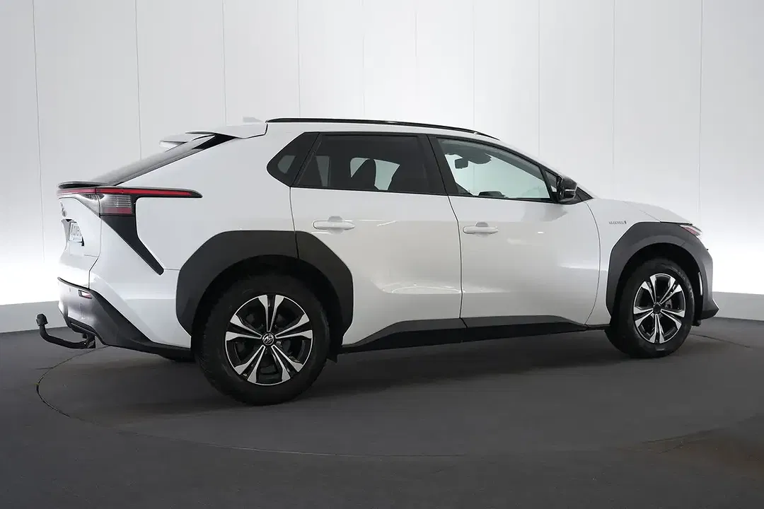 Toyota bZ4X - Thumbnail 6