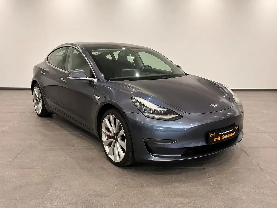 Tesla Model 3 - Afbeelding 1