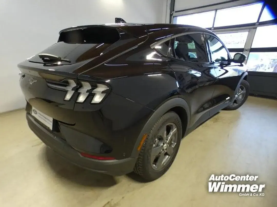 Ford Mustang - Thumbnail 2