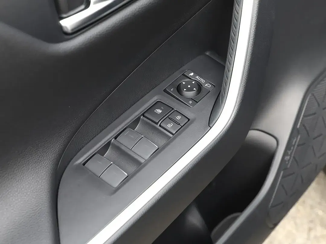 Toyota RAV 4 - Thumbnail 15