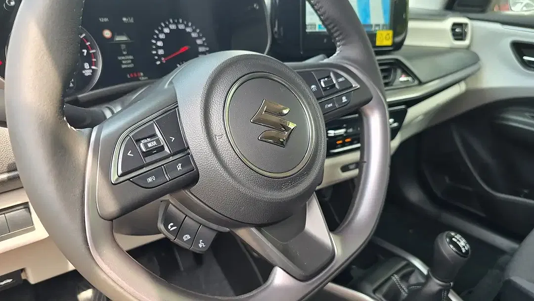Suzuki Swift - Thumbnail 10