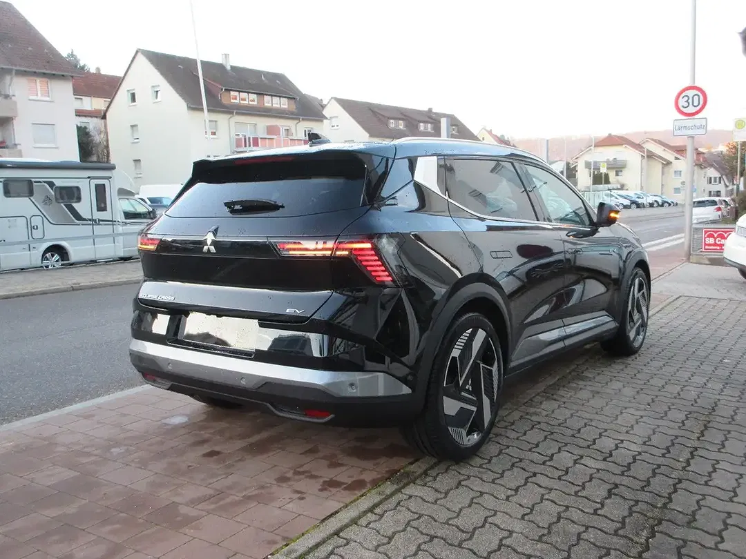 Mitsubishi Eclipse Cross - Thumbnail 4