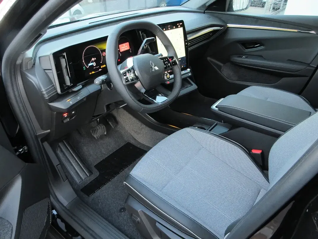Mitsubishi Eclipse Cross - Thumbnail 7