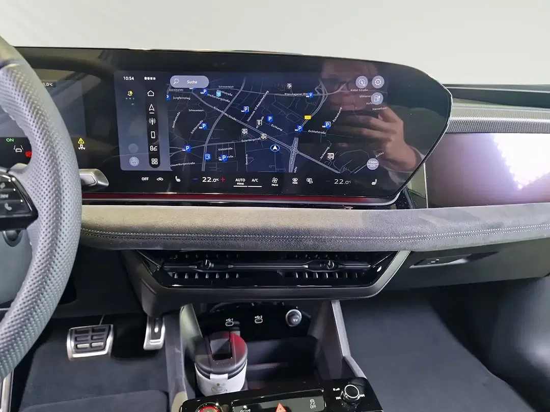 Audi A6 e-tron - Thumbnail 8