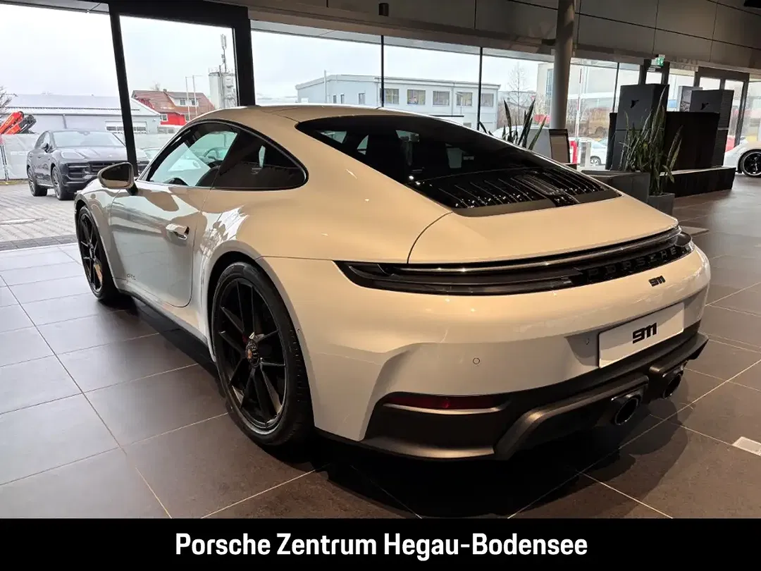Porsche 992 - Thumbnail 3