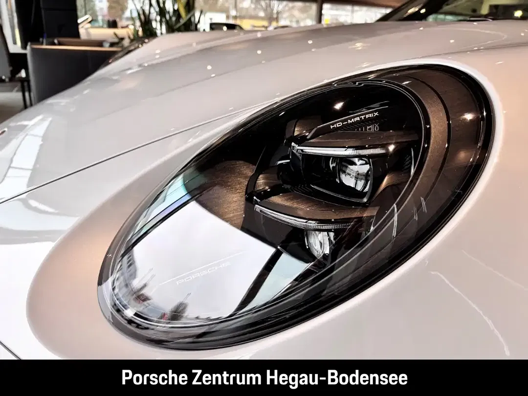 Porsche 992 - Thumbnail 5