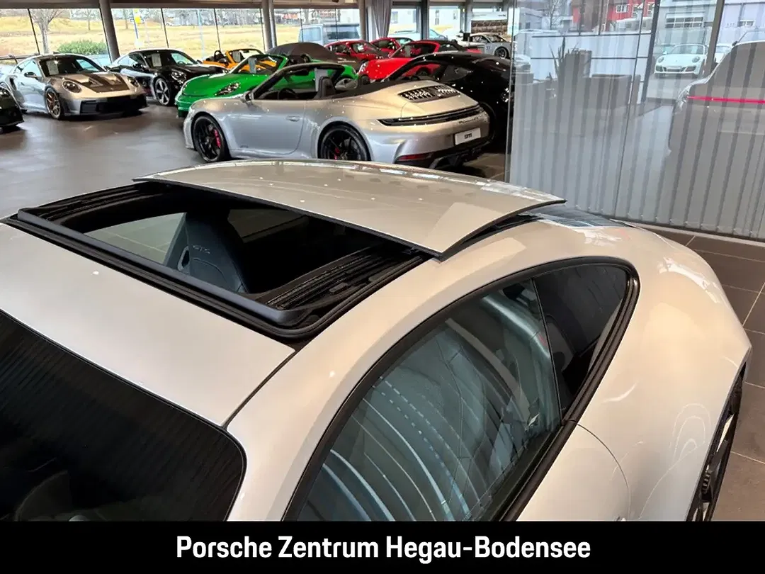 Porsche 992 - Thumbnail 9