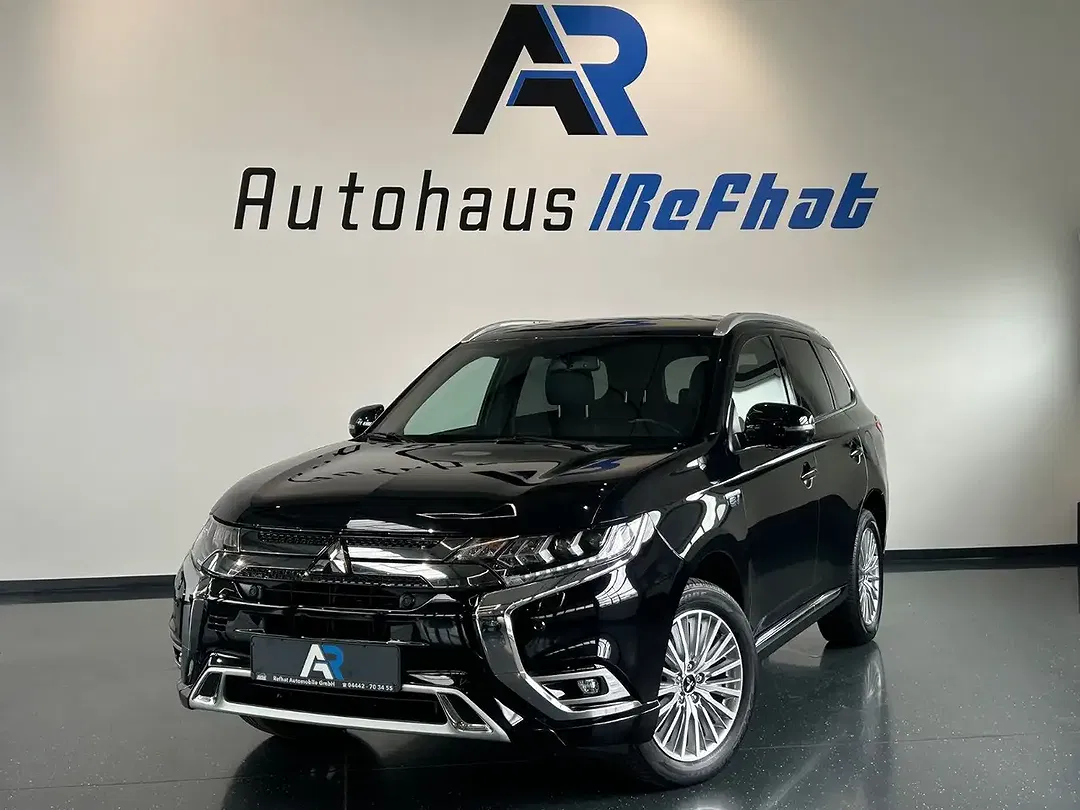 Mitsubishi Outlander PHEV 4WD Plus