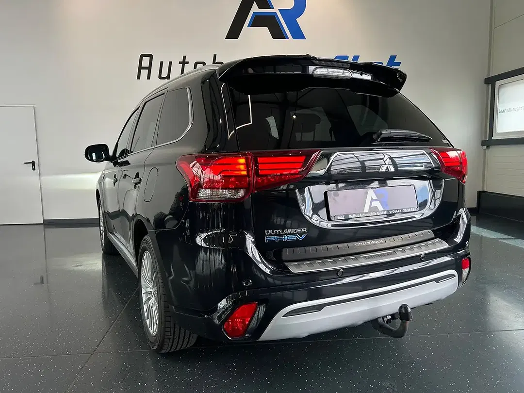 Mitsubishi Outlander - Thumbnail 12