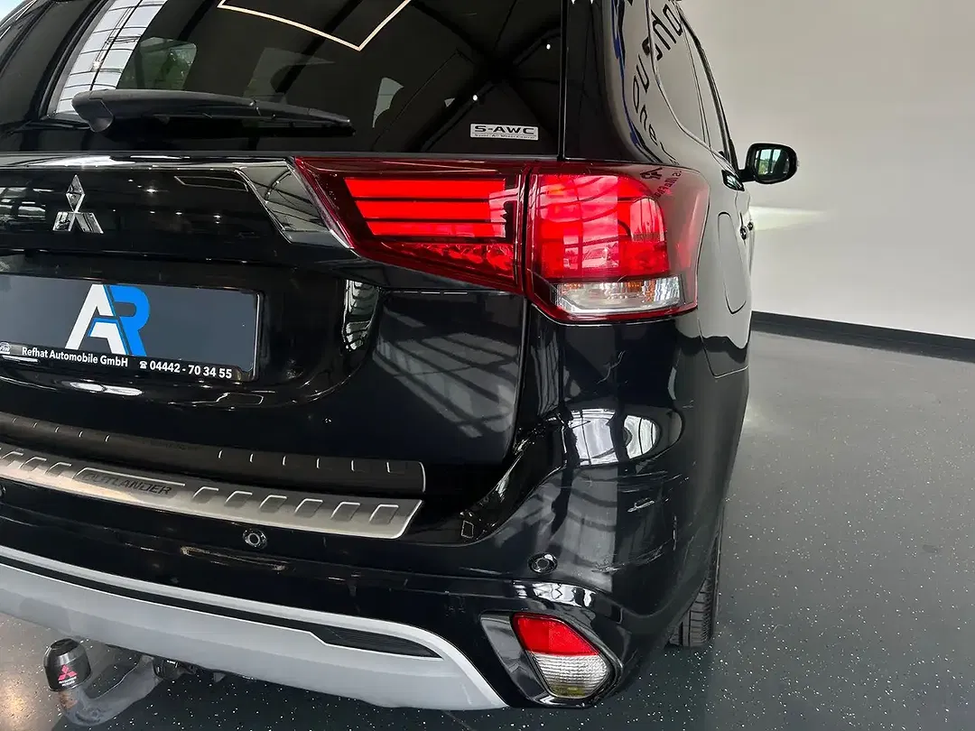 Mitsubishi Outlander - Thumbnail 14