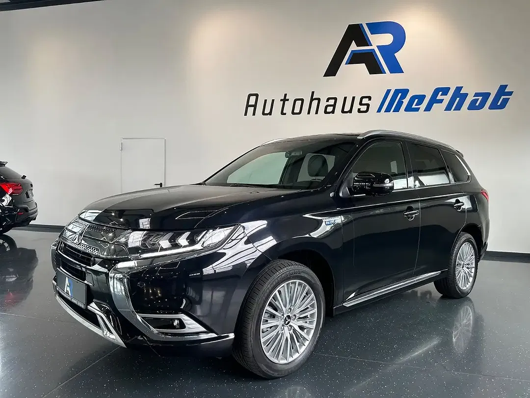 Mitsubishi Outlander - Thumbnail 3