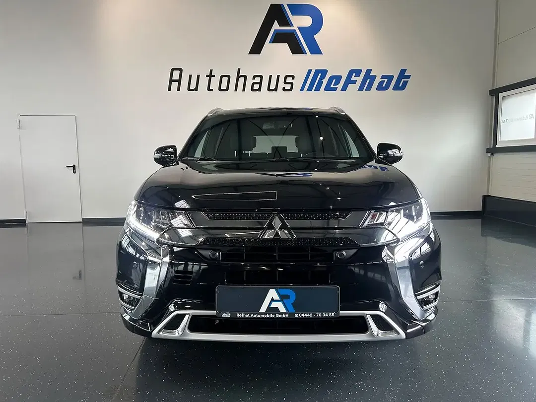 Mitsubishi Outlander - Thumbnail 4