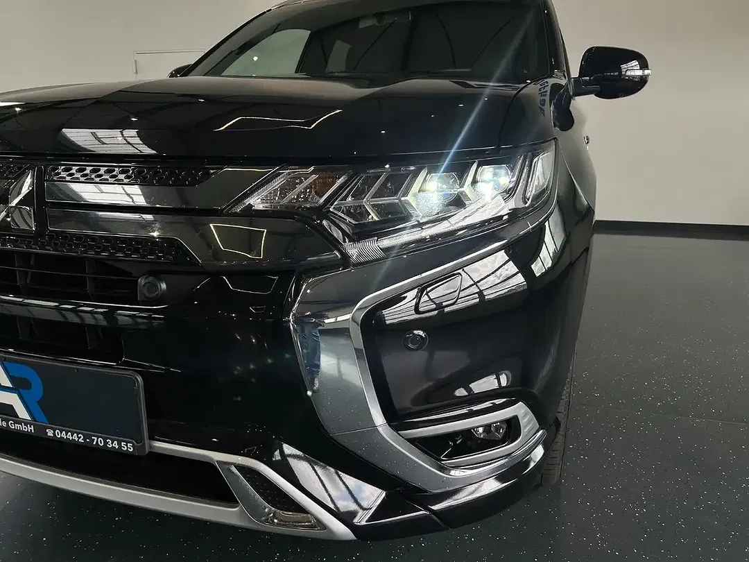 Mitsubishi Outlander - Thumbnail 7