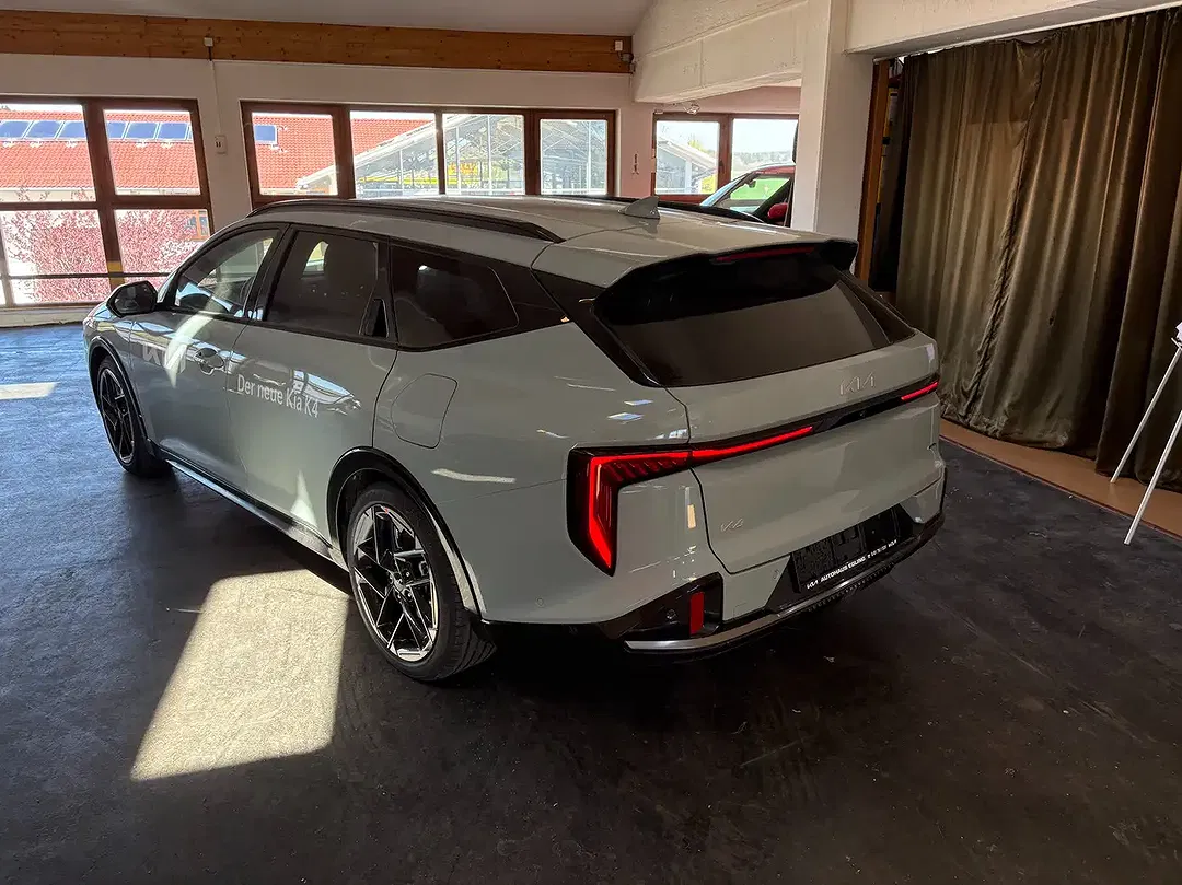 Kia K4 - Thumbnail 3