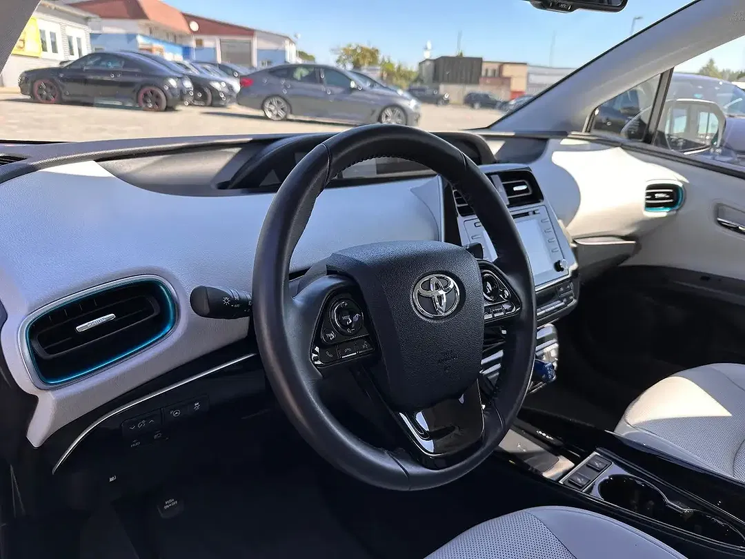Toyota Prius - Thumbnail 11
