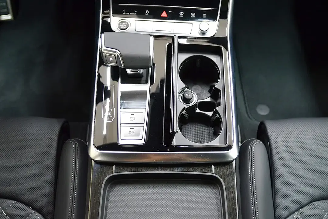 Audi Q7 - Thumbnail 10