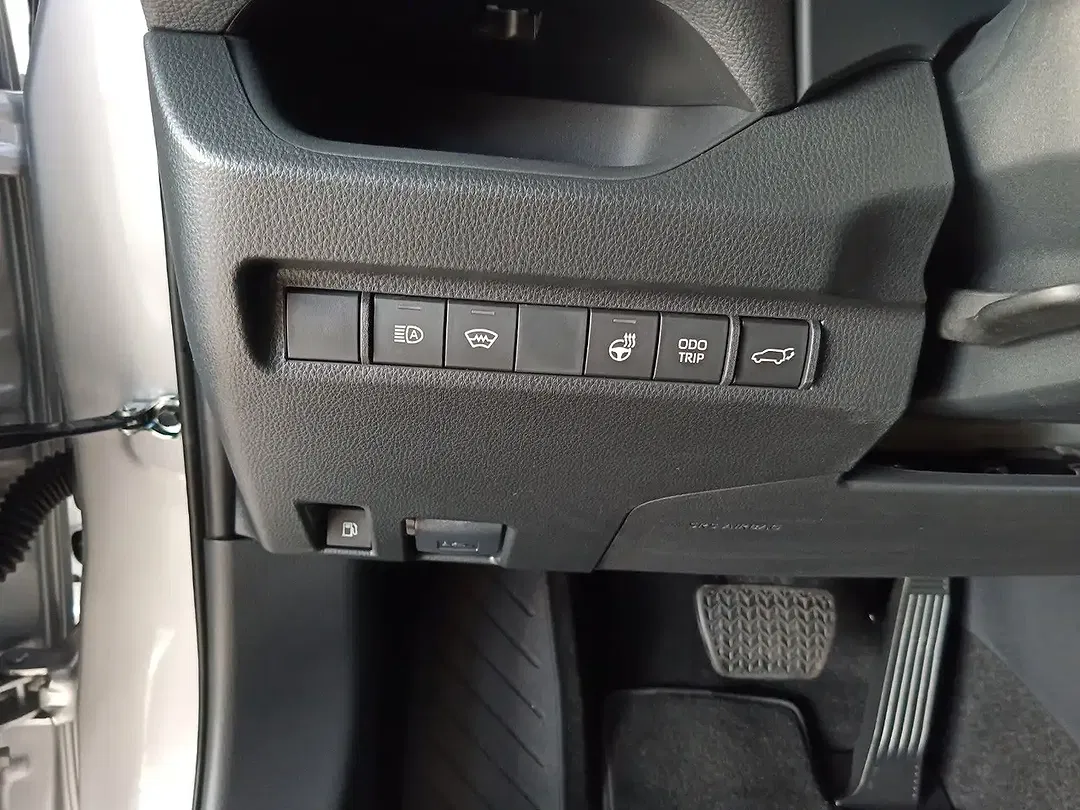 Toyota RAV 4 - Thumbnail 10