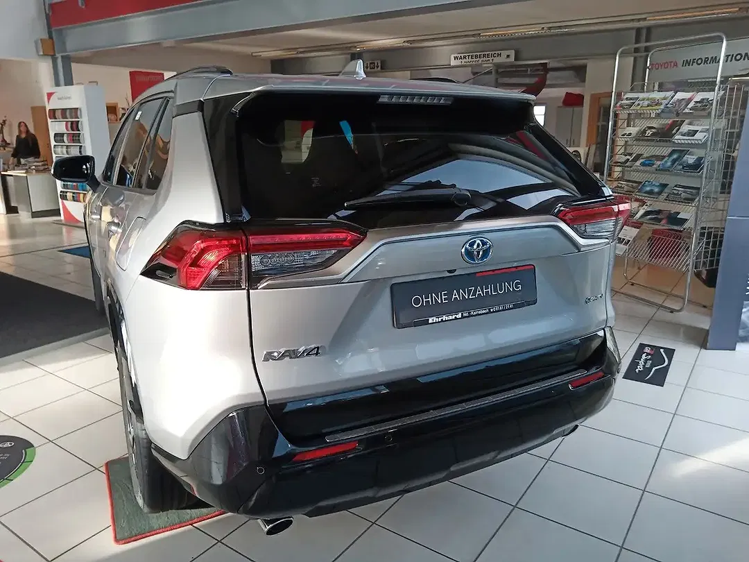 Toyota RAV 4 - Thumbnail 4