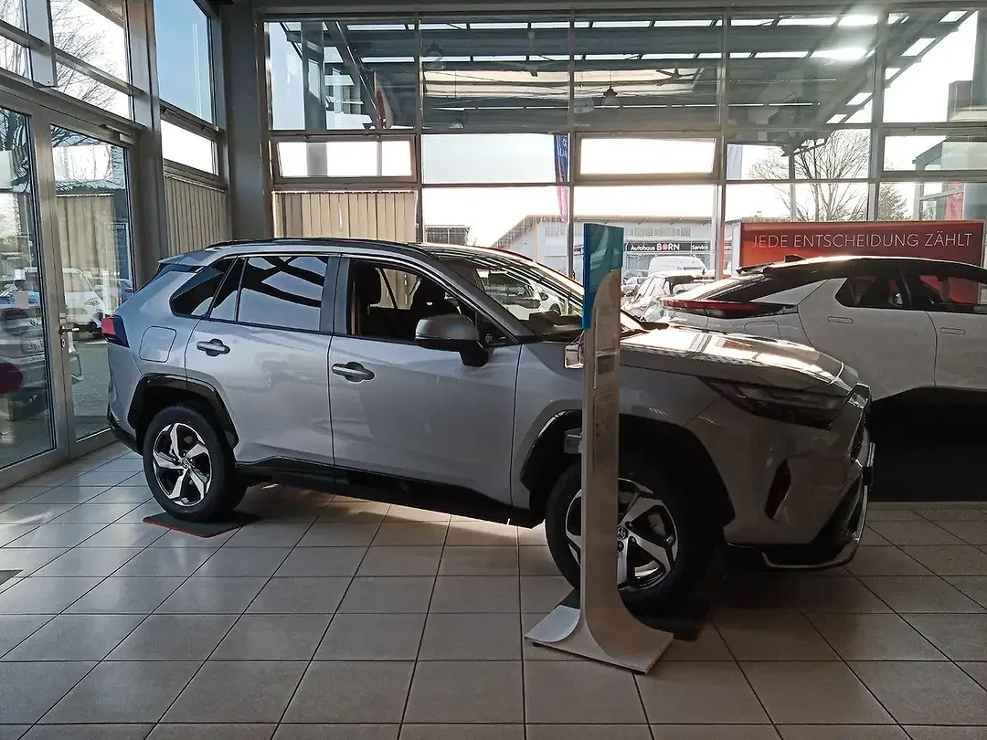 Toyota RAV 4 - Thumbnail 5