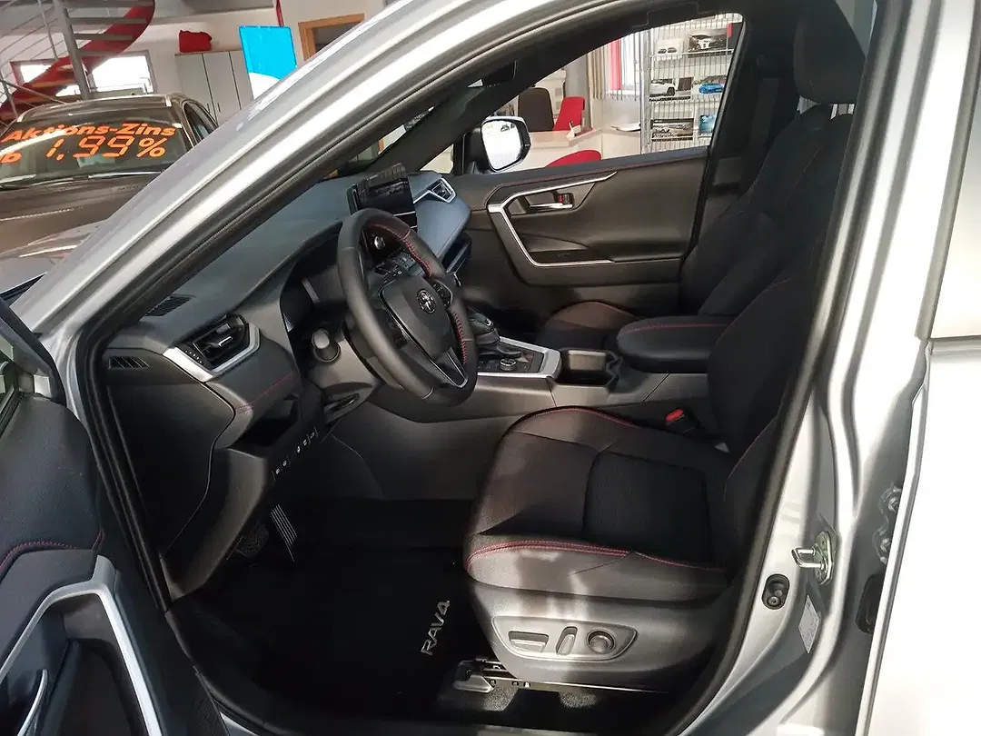 Toyota RAV 4 - Thumbnail 8