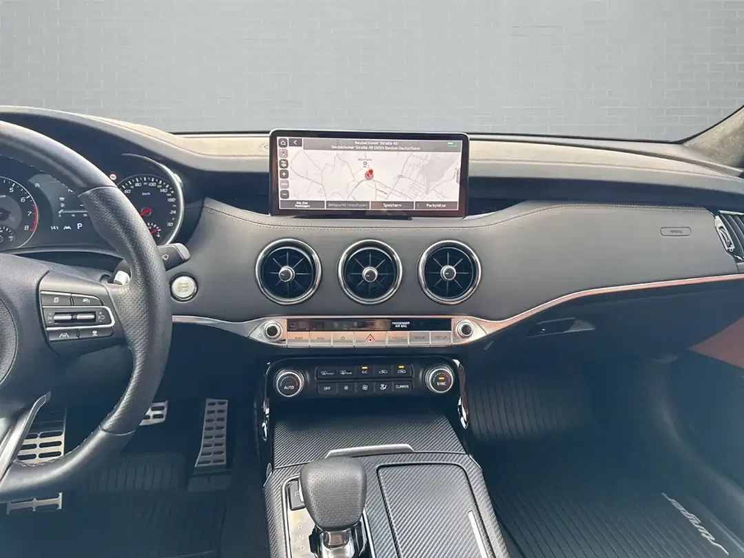 Kia Stinger - Thumbnail 13