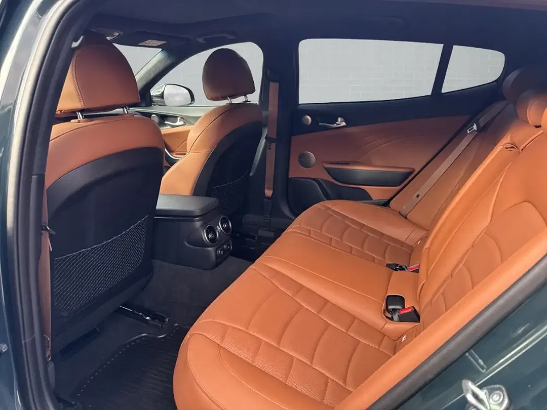 Kia Stinger - Thumbnail 14