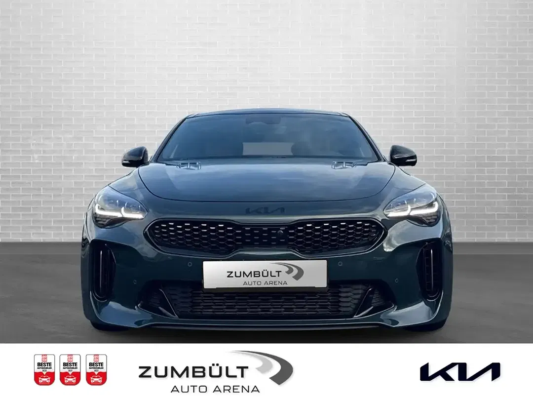 Kia Stinger - Thumbnail 2