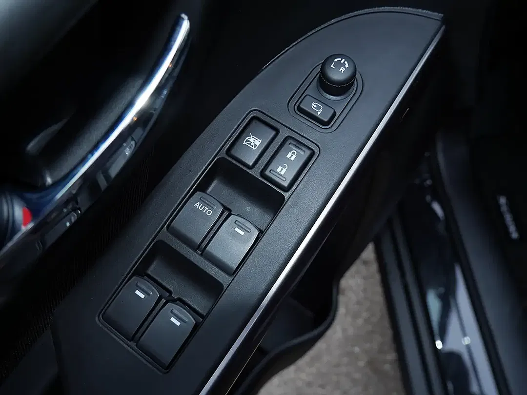 Suzuki S-Cross - Thumbnail 10