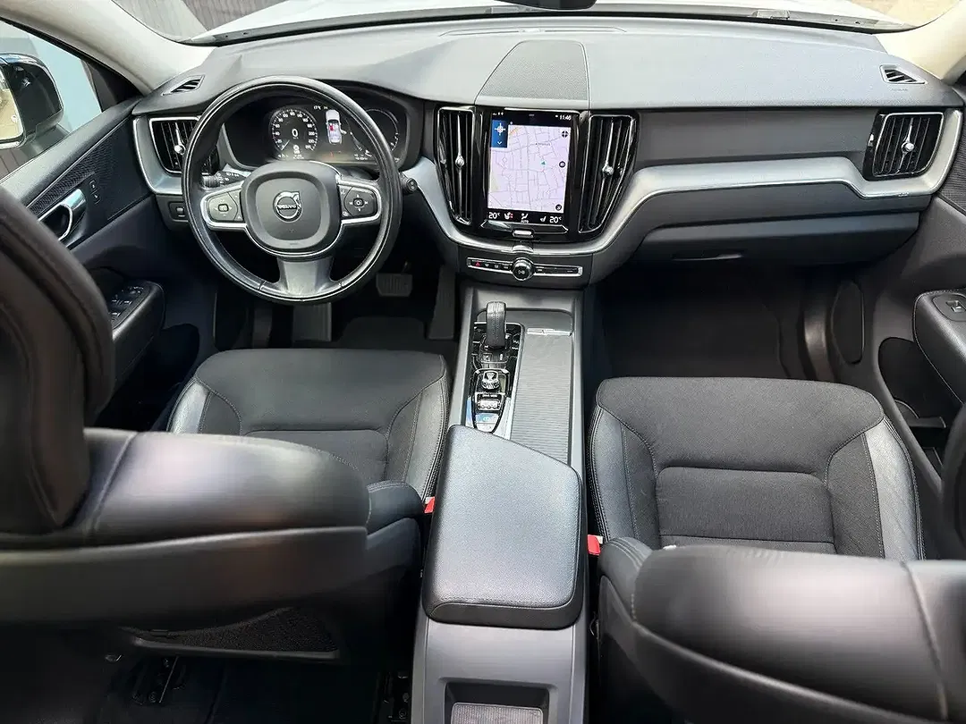 Volvo XC60 - Thumbnail 11