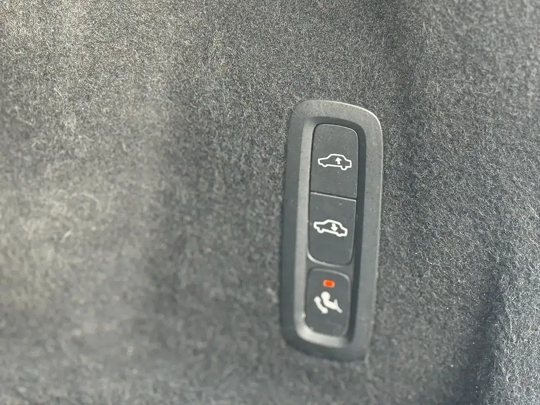 Volvo XC60 - Thumbnail 15