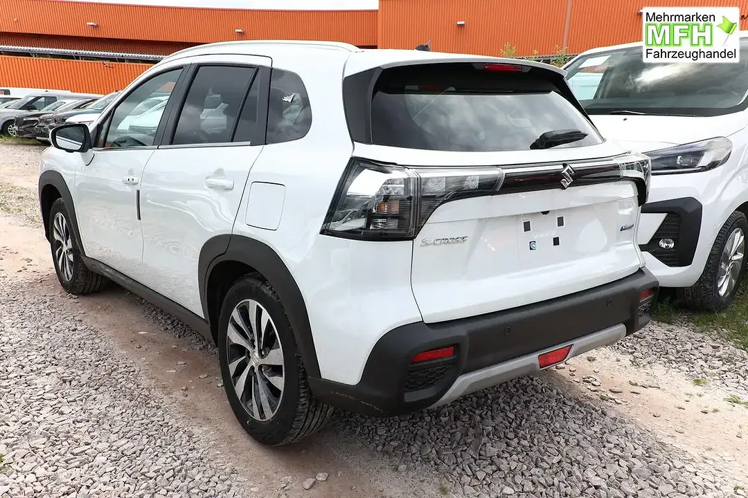 Suzuki S-Cross - Thumbnail 3