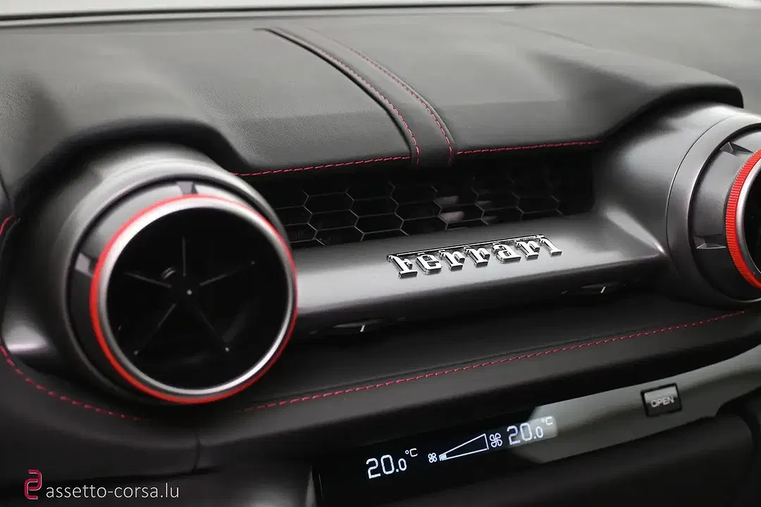 Ferrari 812 - Thumbnail 8