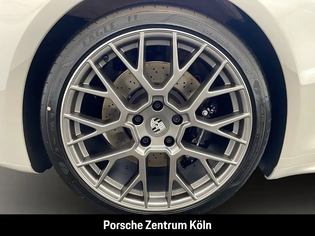 Porsche 992 - Thumbnail 10