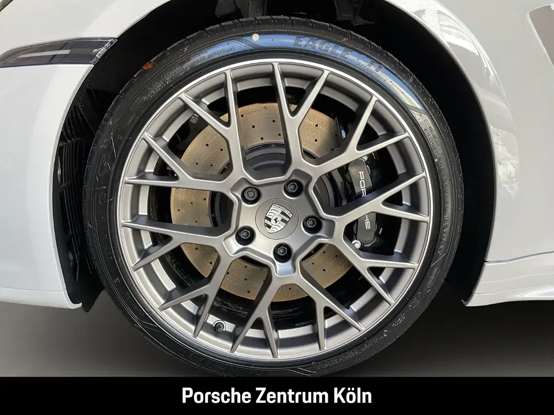Porsche 992 - Thumbnail 12