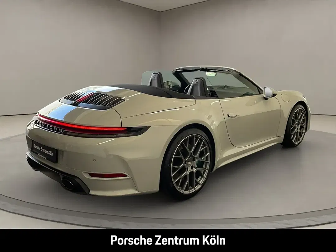 Porsche 992 - Thumbnail 5