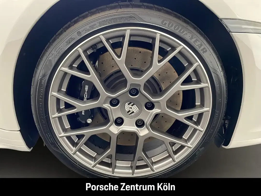 Porsche 992 - Thumbnail 9