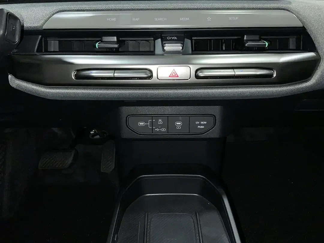 Kia EV4 - Thumbnail 14