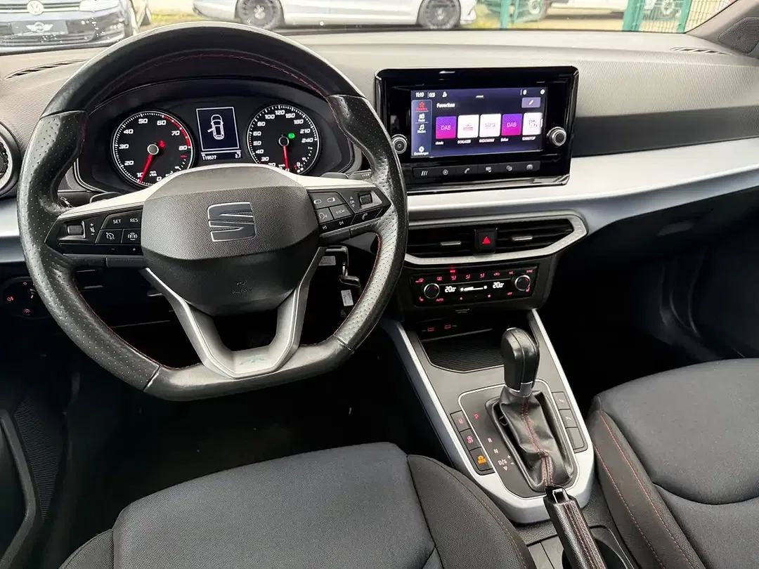 SEAT Arona - Thumbnail 11