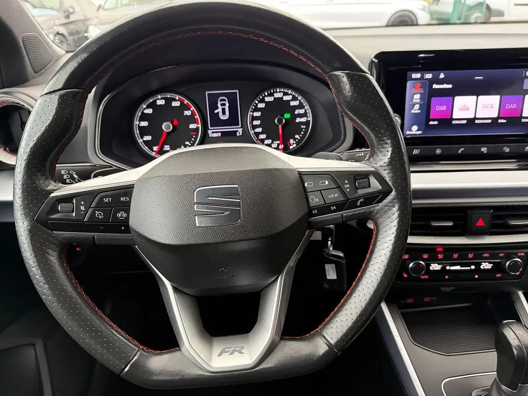 SEAT Arona - Thumbnail 12