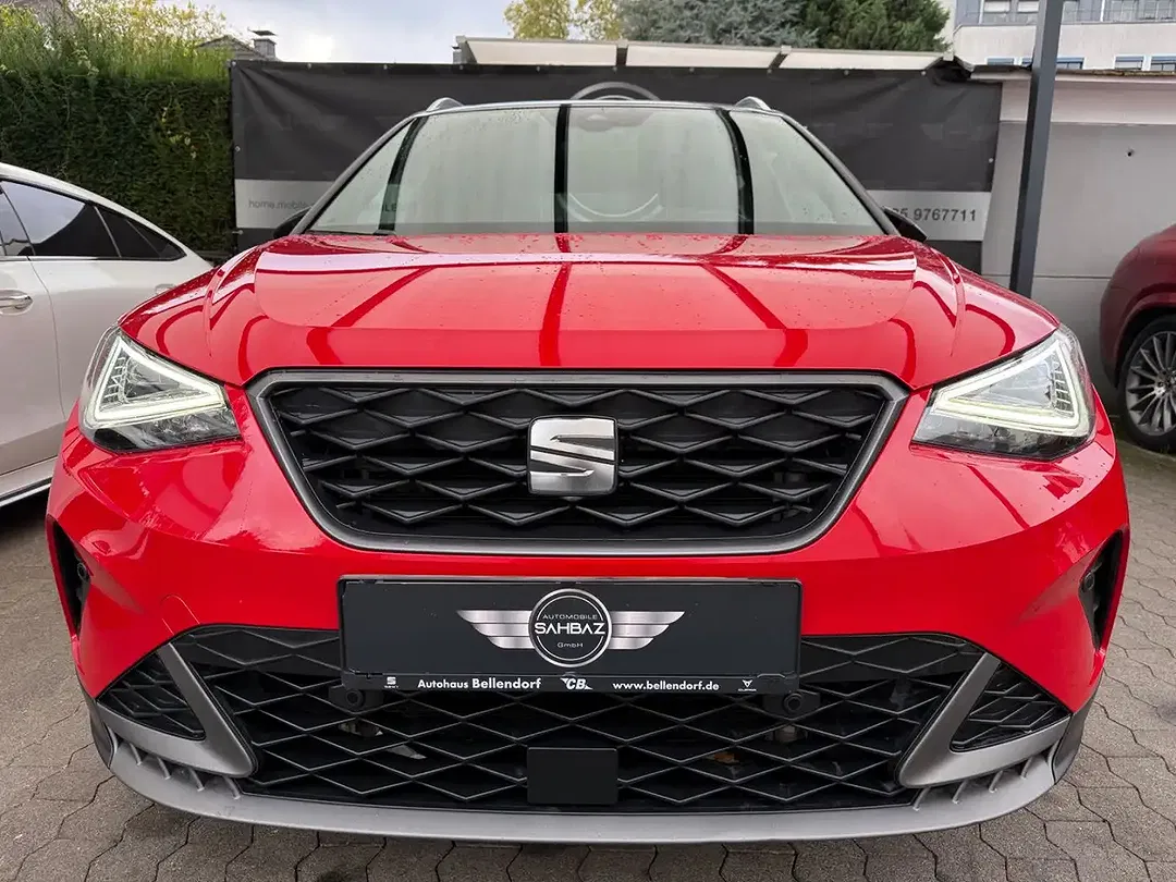 SEAT Arona - Thumbnail 2