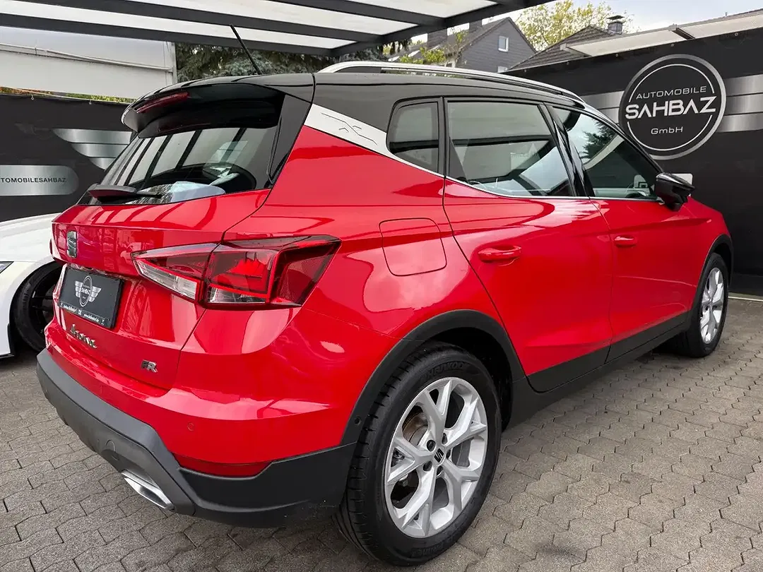 SEAT Arona - Thumbnail 4