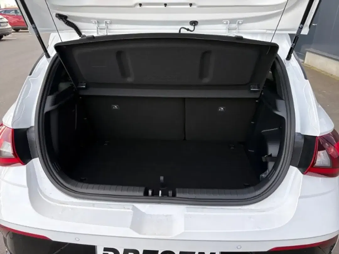 Hyundai i20 - Thumbnail 11