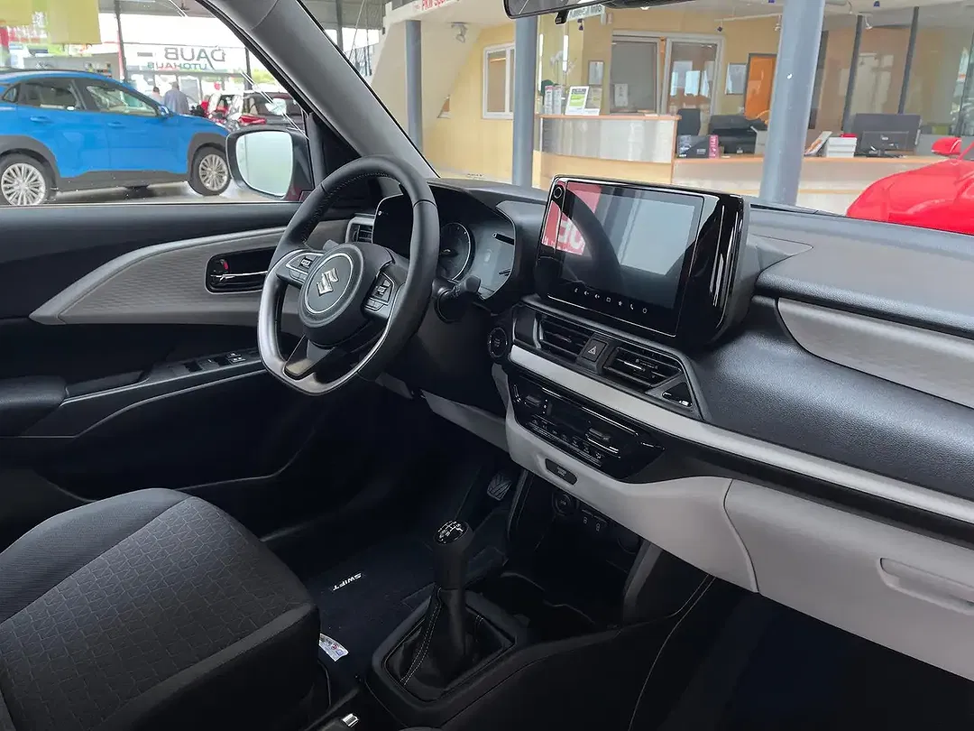 Suzuki Swift - Thumbnail 14