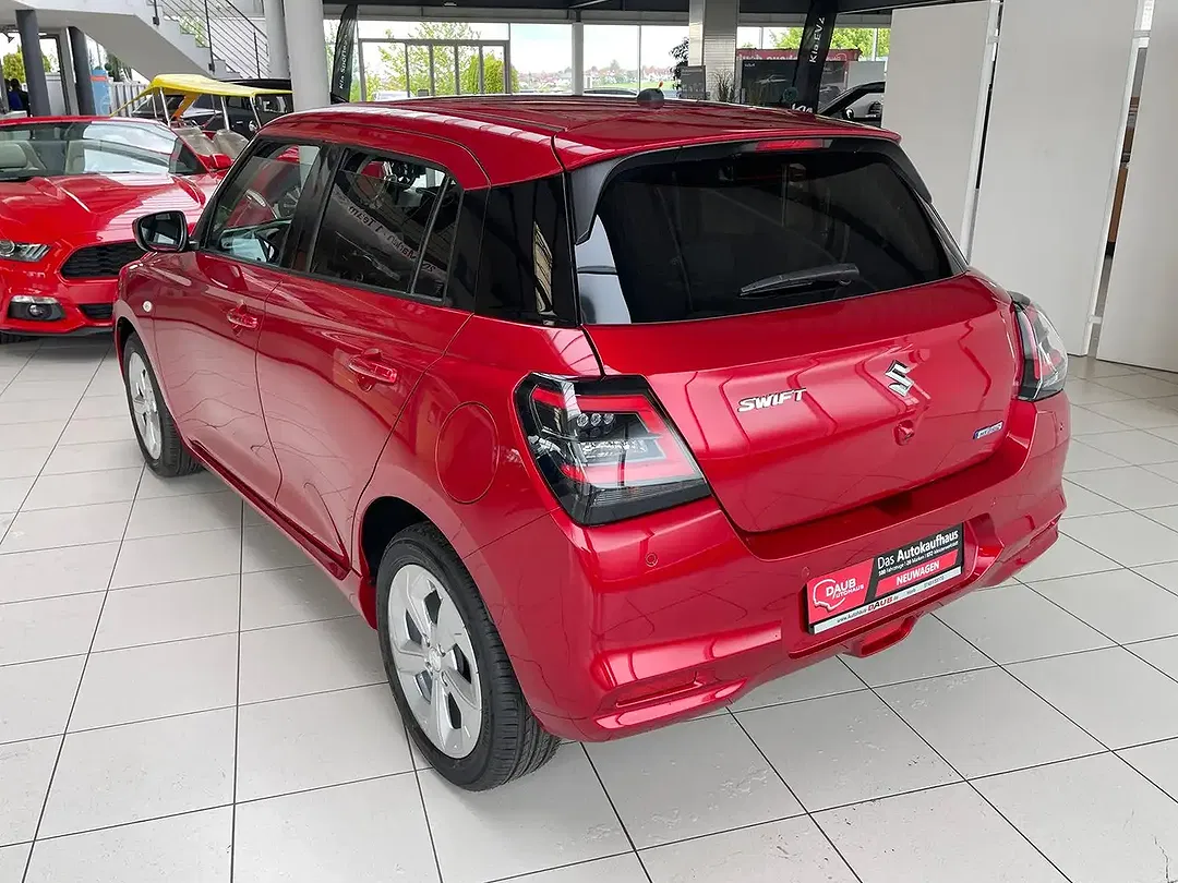 Suzuki Swift - Thumbnail 4