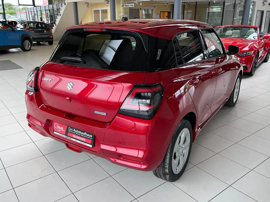 Suzuki Swift - Thumbnail 5
