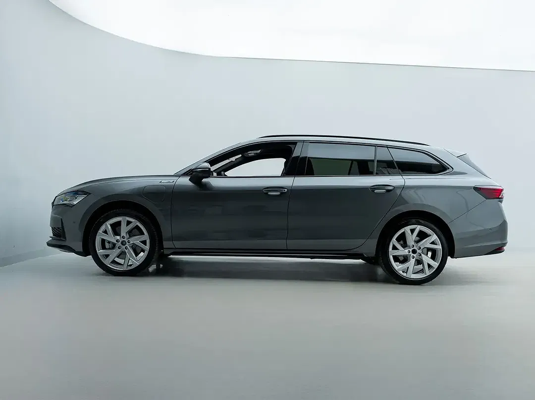 Skoda Superb - Thumbnail 5