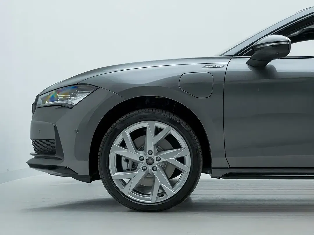 Skoda Superb - Thumbnail 8