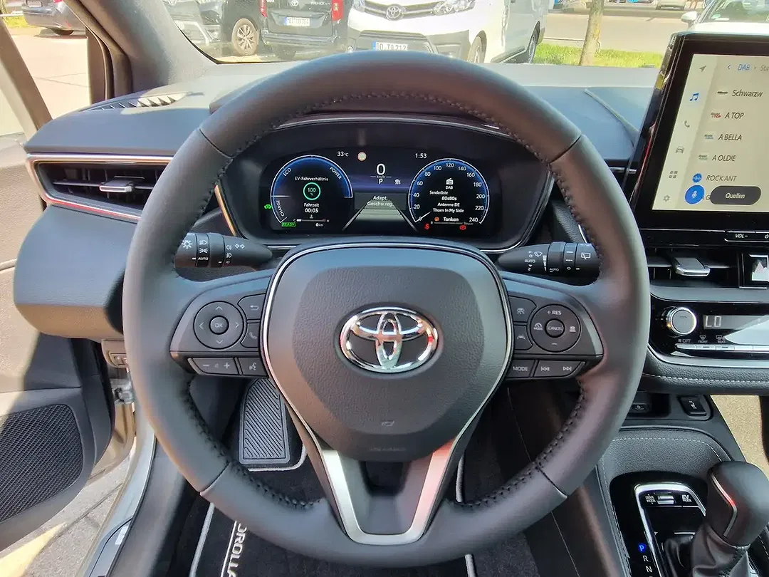 Toyota Corolla - Thumbnail 11